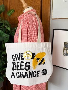 Whole Foods NWT Give Bees a Chance Save White Canvas Tote Bag 17" x 13.5" x 5"